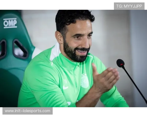 阿莫林谈曼联伤病潮：大量年轻球员上场说明了我们的现状